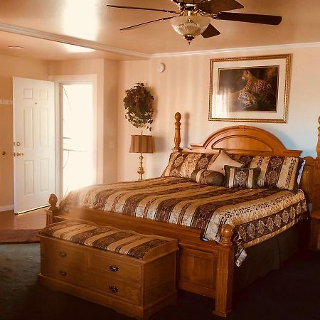 Giant Oaks Lodge Running Springs Екстер'єр фото