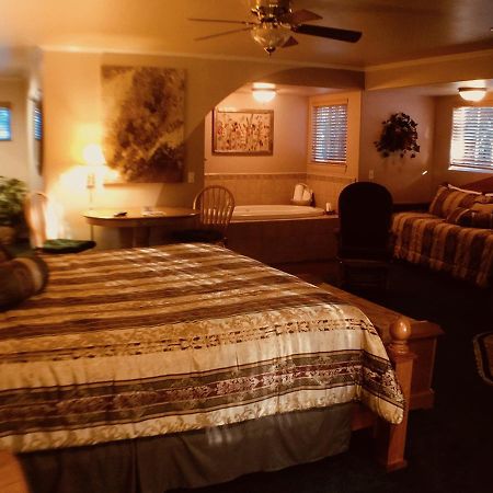 Giant Oaks Lodge Running Springs Екстер'єр фото