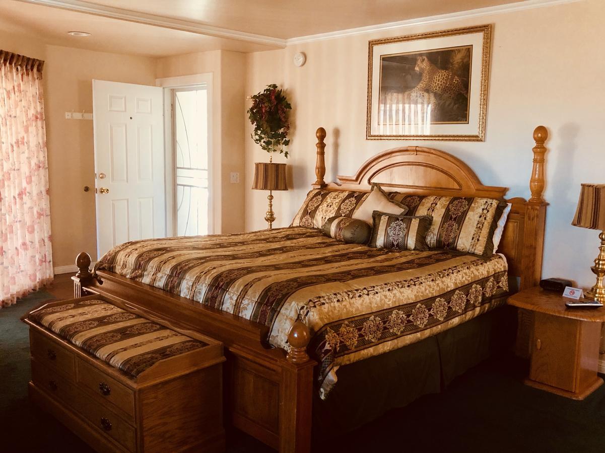 Giant Oaks Lodge Running Springs Екстер'єр фото