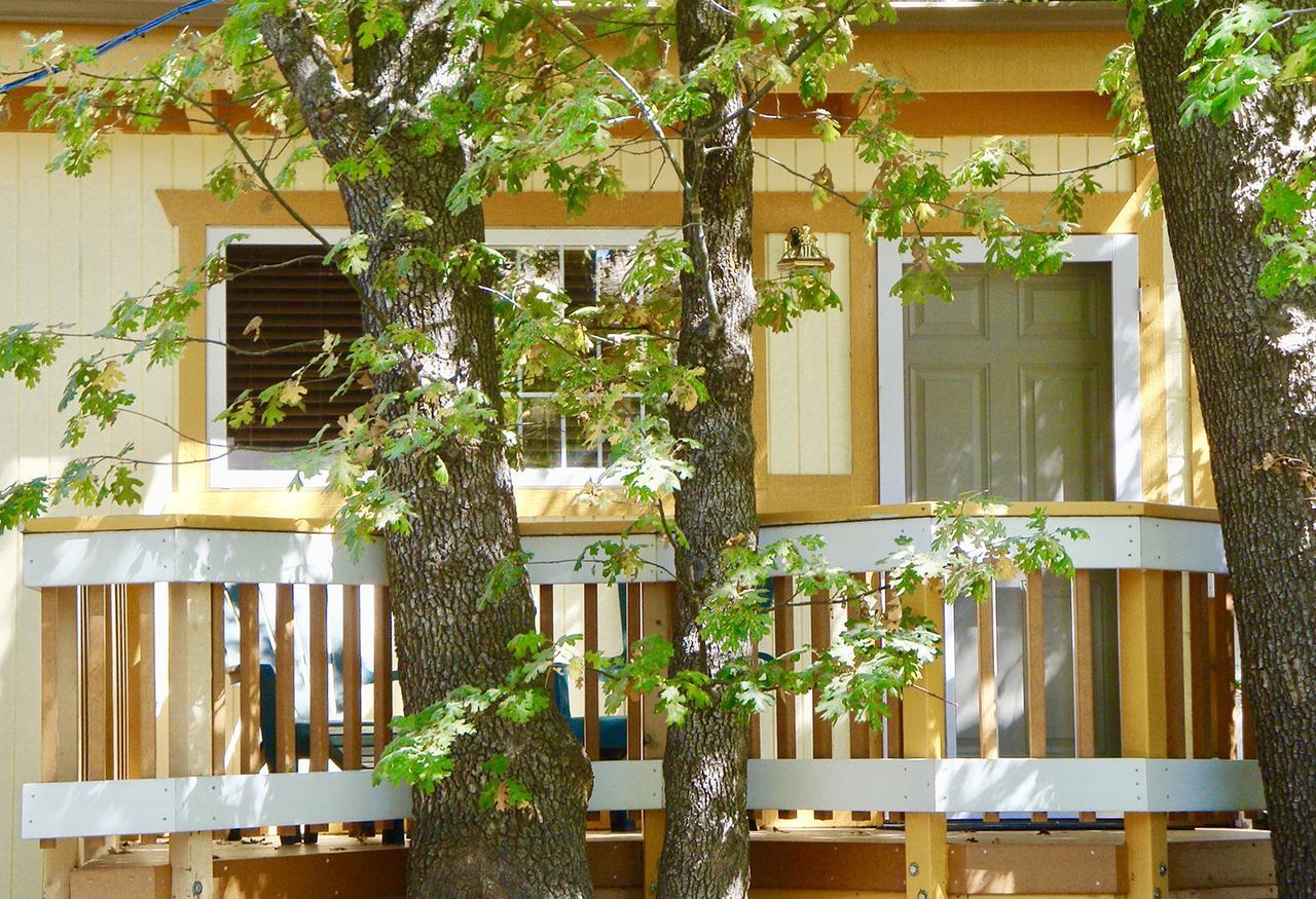 Giant Oaks Lodge Running Springs Екстер'єр фото