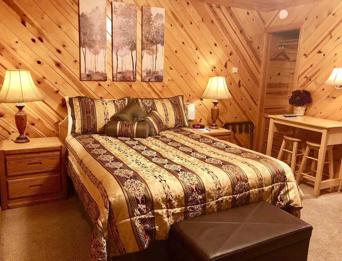 Giant Oaks Lodge Running Springs Екстер'єр фото