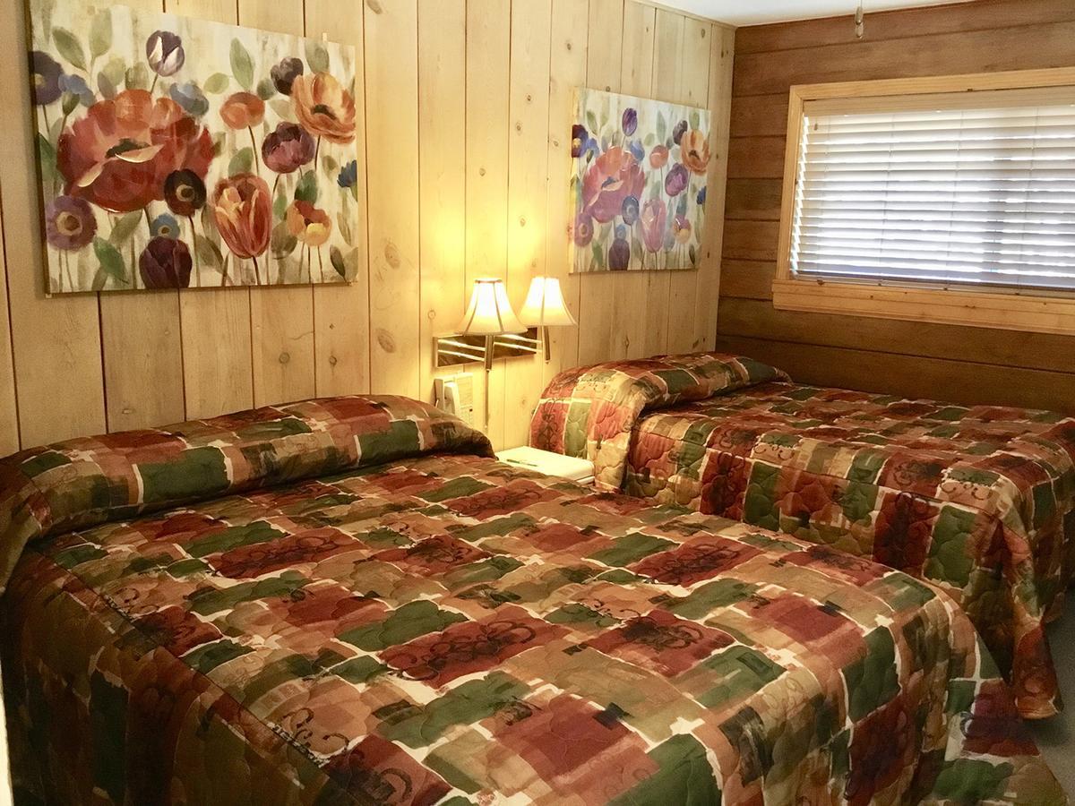 Giant Oaks Lodge Running Springs Екстер'єр фото