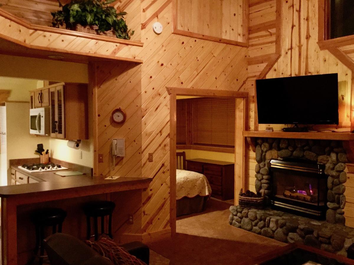 Giant Oaks Lodge Running Springs Екстер'єр фото