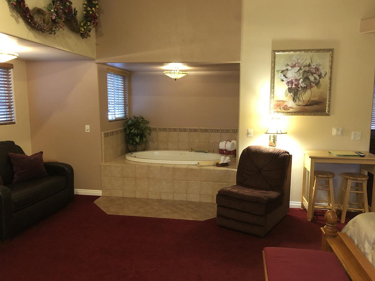 Giant Oaks Lodge Running Springs Екстер'єр фото