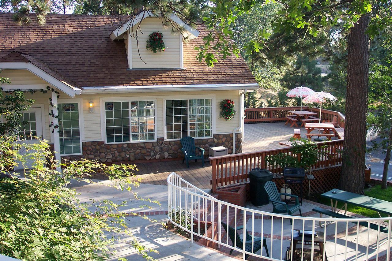 Giant Oaks Lodge Running Springs Екстер'єр фото