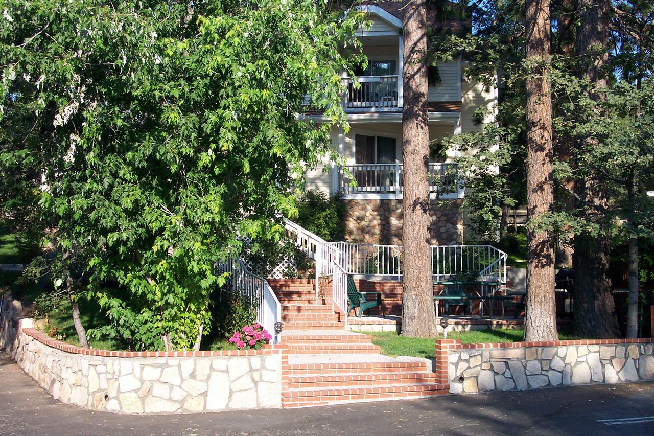 Giant Oaks Lodge Running Springs Екстер'єр фото
