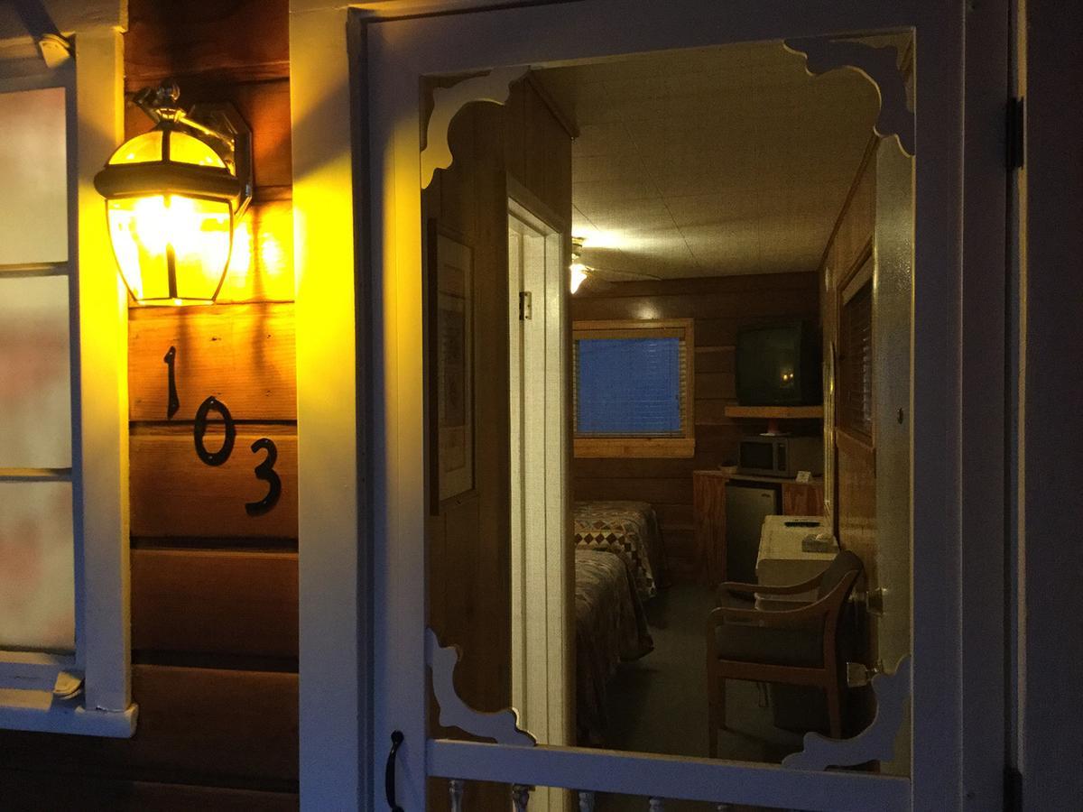 Giant Oaks Lodge Running Springs Екстер'єр фото