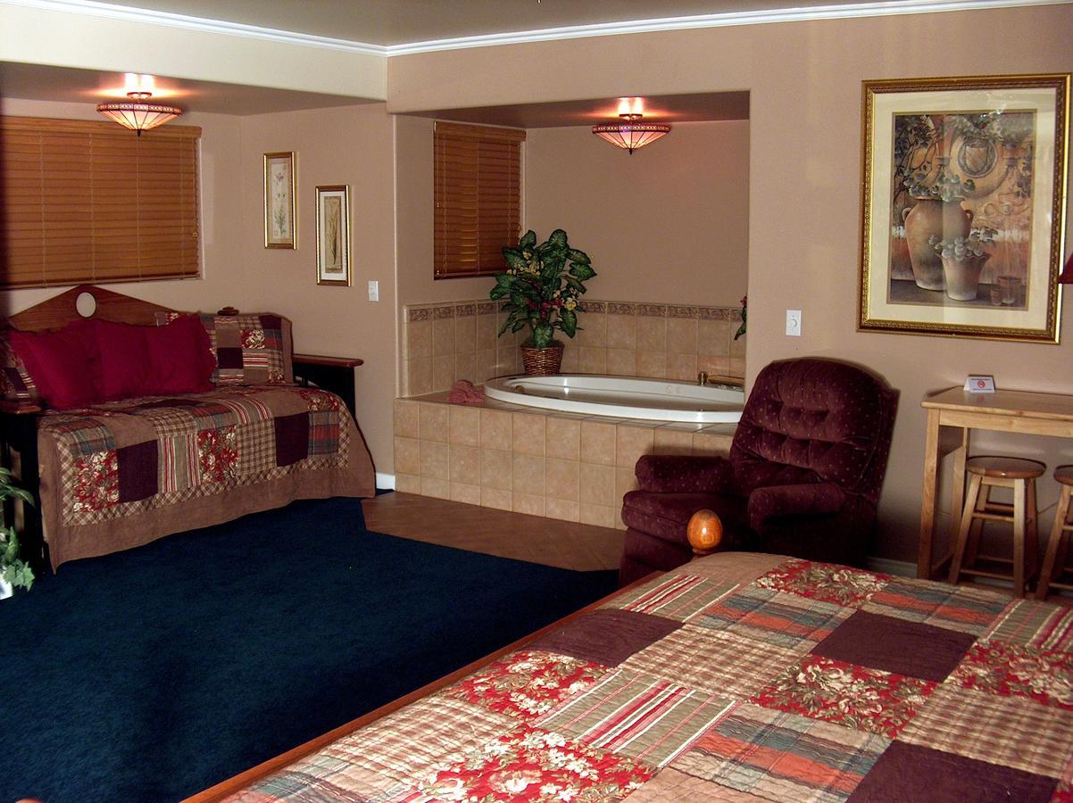 Giant Oaks Lodge Running Springs Екстер'єр фото